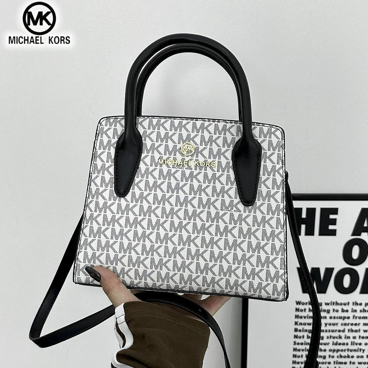 Фото Новая женская модная повседневная сумка через плечо Michael Kors, деловая дорожная сумка, многофункциональная сумка с логотипом. №3