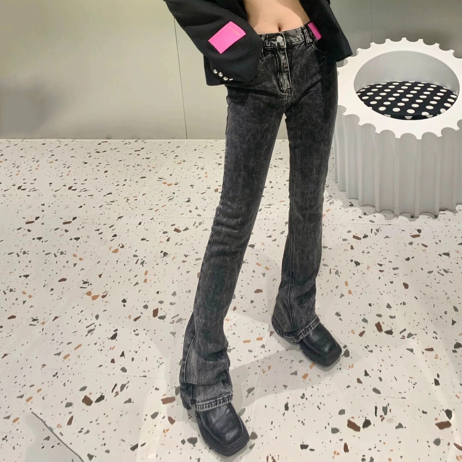 

Женские джинсовые брюки-клеш, эластичные розовые джинсовые брюки с высокой талией, украшенные кожаными карманами, весна 2022
