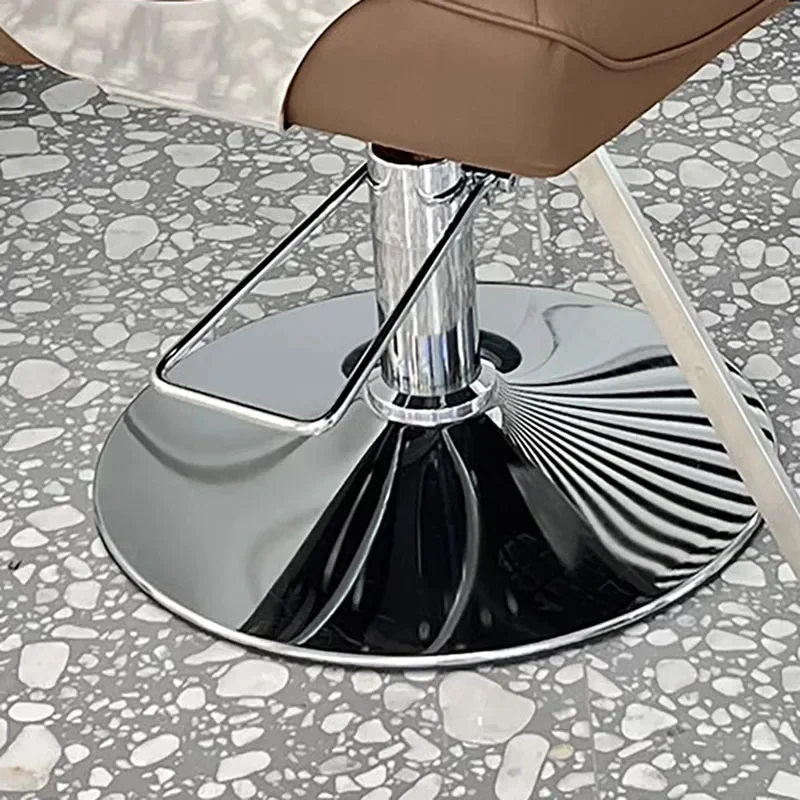 Удобное парикмахерское кресло в стиле ретро окрашивание волос красота роскошная