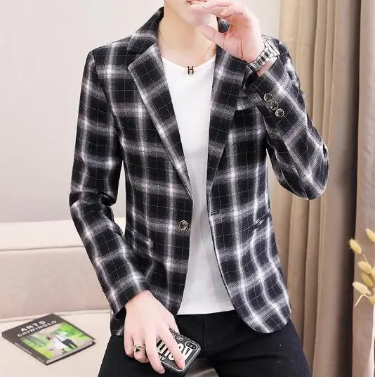 

Модный мужской блейзер в клетку