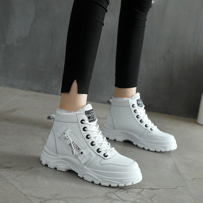 Женские зимние ботинки на плоской подошве белые кроссовки с подкладкой теплые