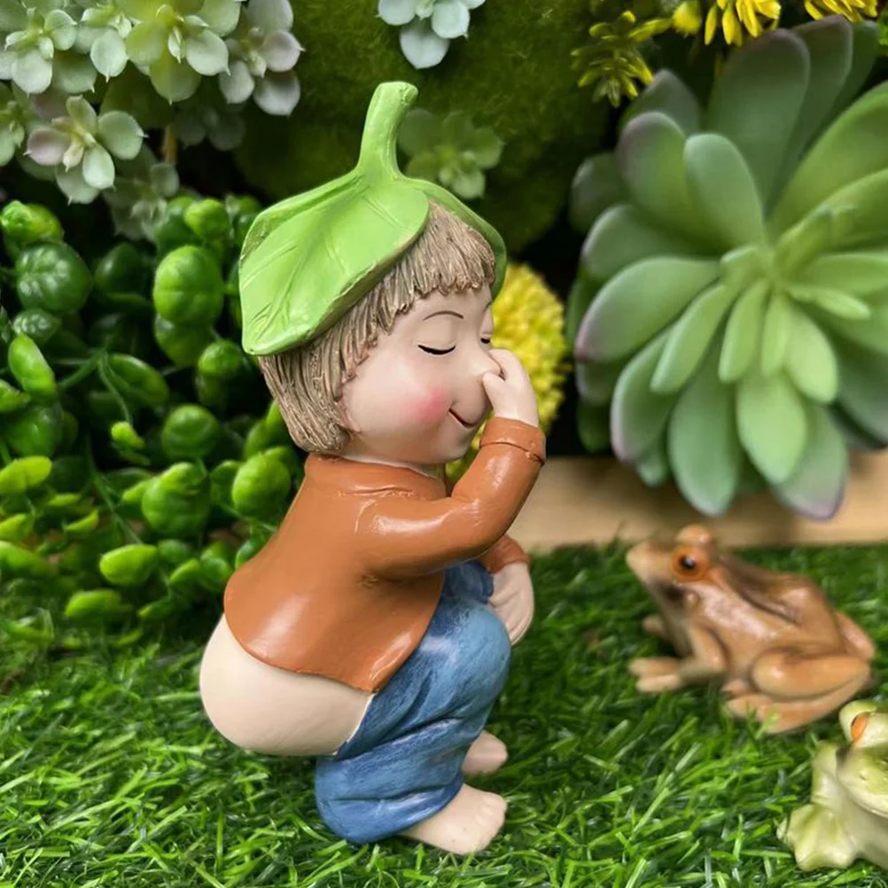 

Resin Toileting Boy Adornment Ornament Small Toileting Boy Ornament