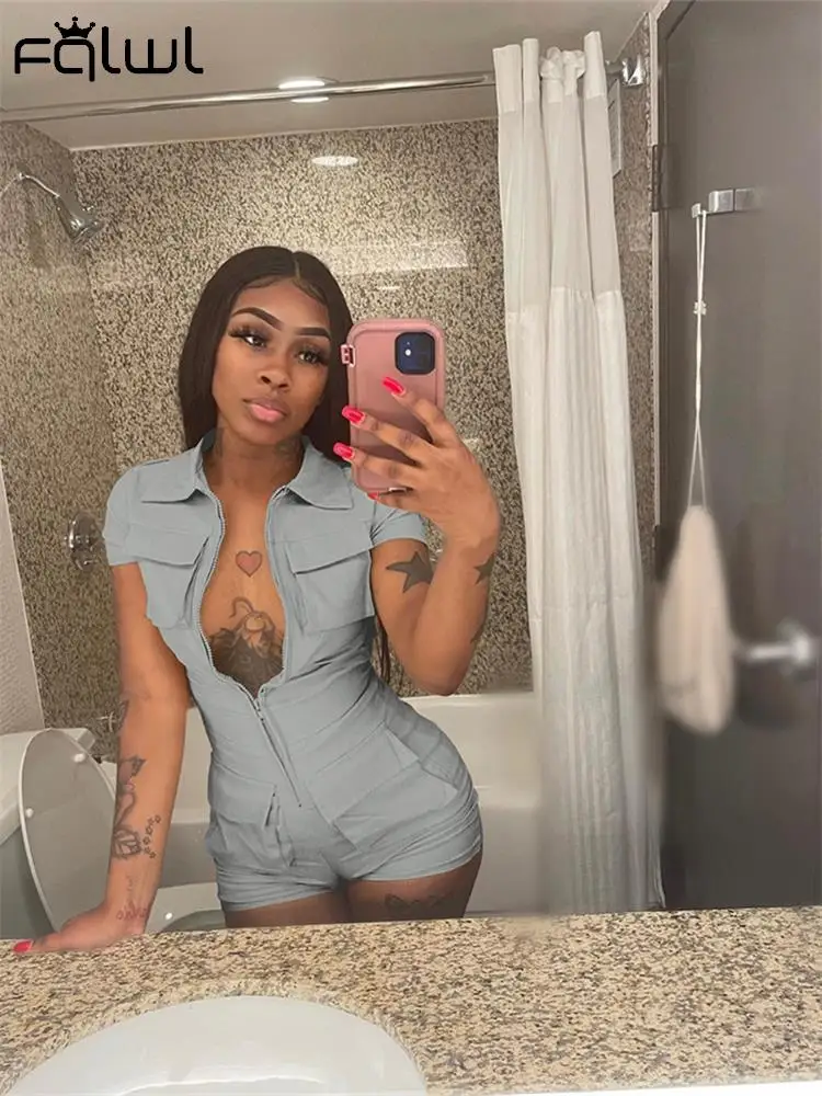 

Женский комбинезон с коротким рукавом, на молнии