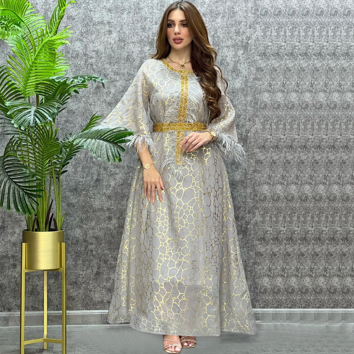 Muslim Dress Dubai Dress Feather Design Sleeve Bronzing Hot Drilling Dress Robe Femme Musulmane Abayas for Women