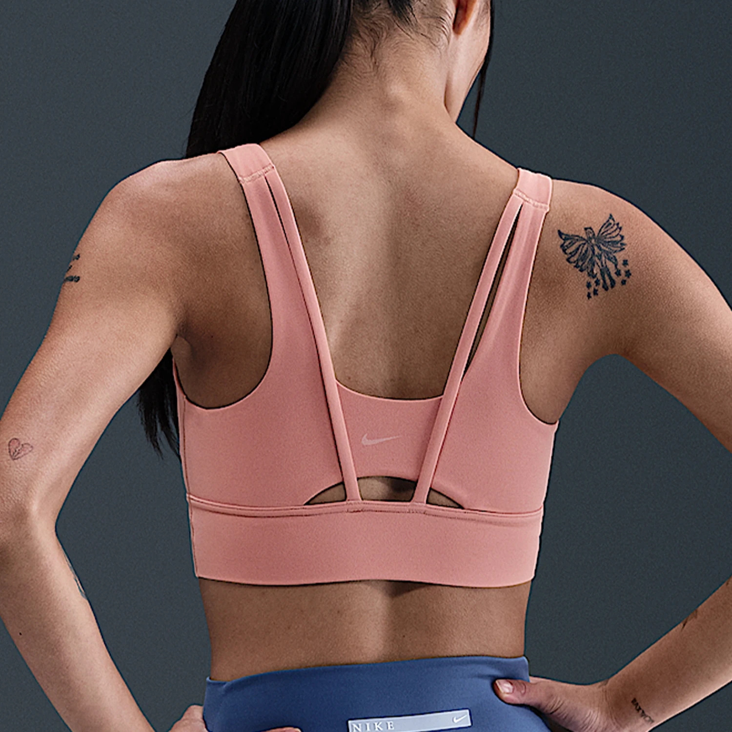 Фото Оригинальное женское спортивное тренировочное белье Nike Zenvy с перфорацией для вентиляции DO6620-685 №2
