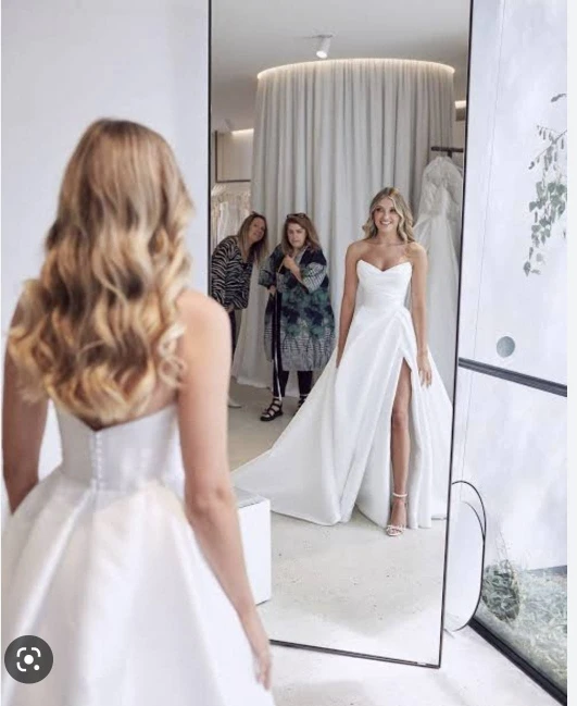 

Lakshmigown Pleat Sweetheart A Line Wedding Dresses Side Slit Vestido De Noiva Satin Appliqued Women Bridal Dresses