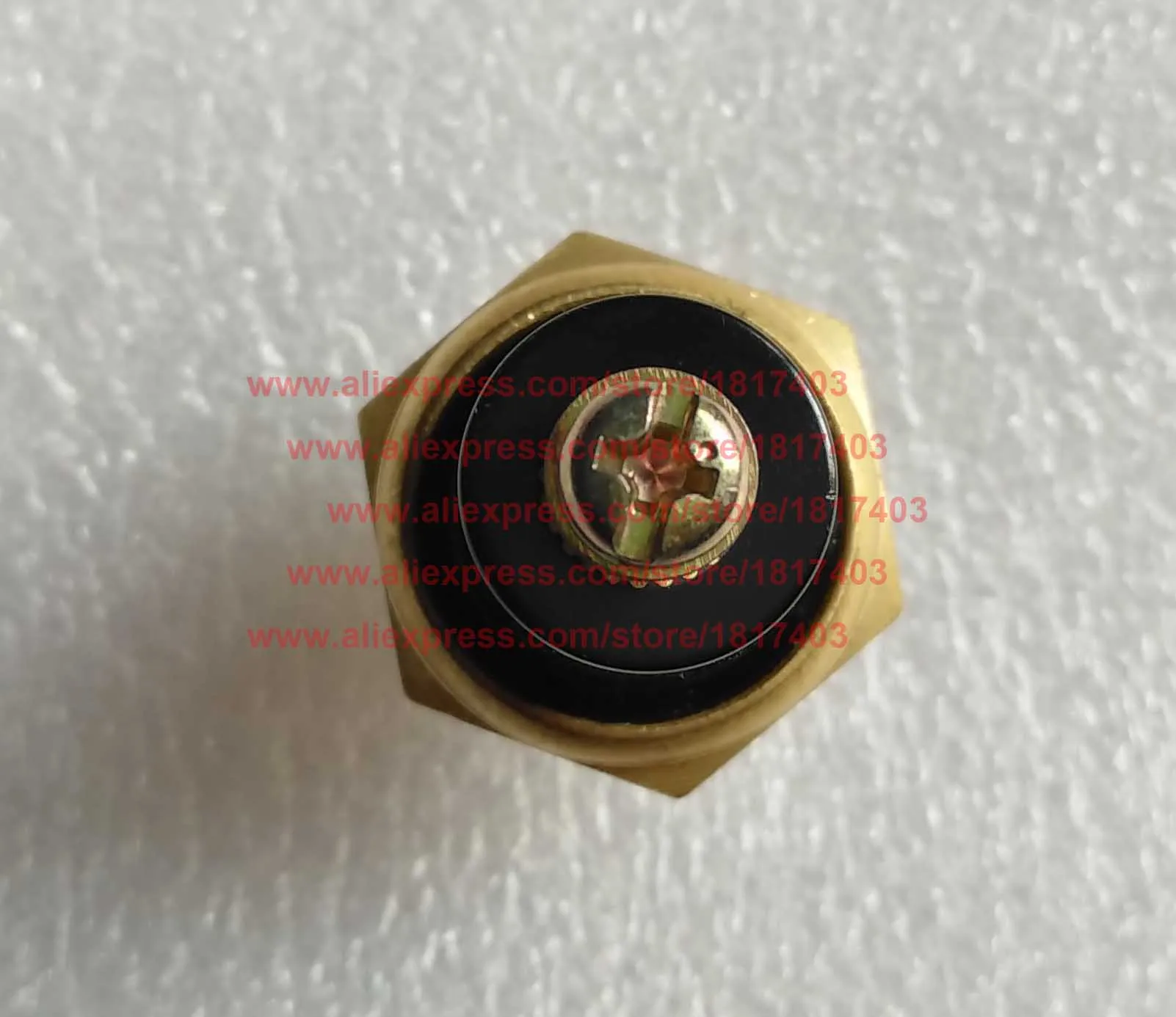 Датчик давления масла ft300.48 073a запчасти для двигателя трактора FOTON / FT Lovol