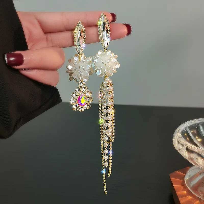 

Korean Style Long Tassel Asymmetry Earrings White Flower Crystal Dangle Earrings for Women Statement Jewelry