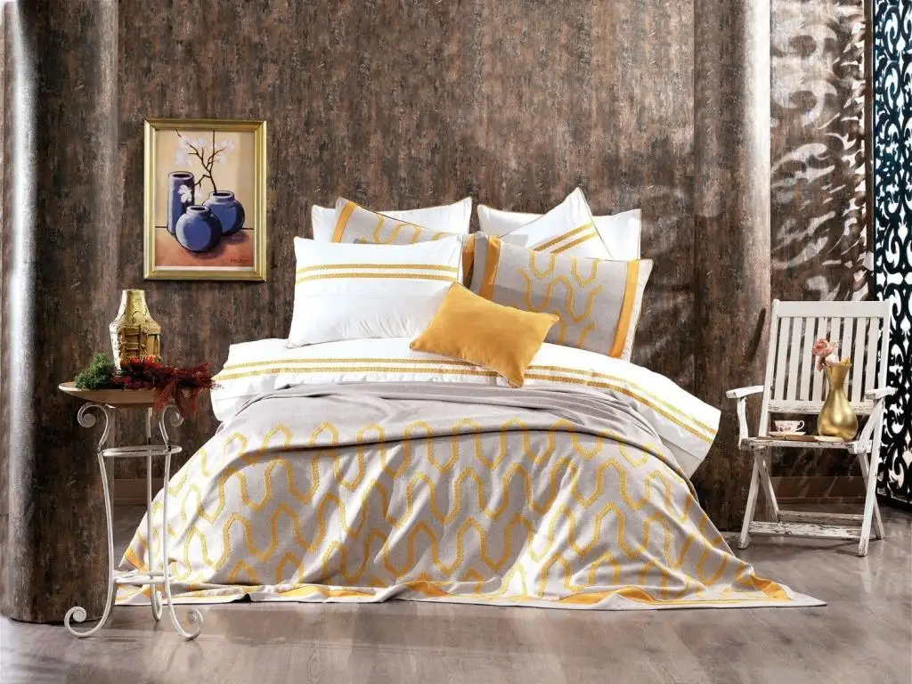 

Dowry disemi enor 4 piece bedspread set beige mustard