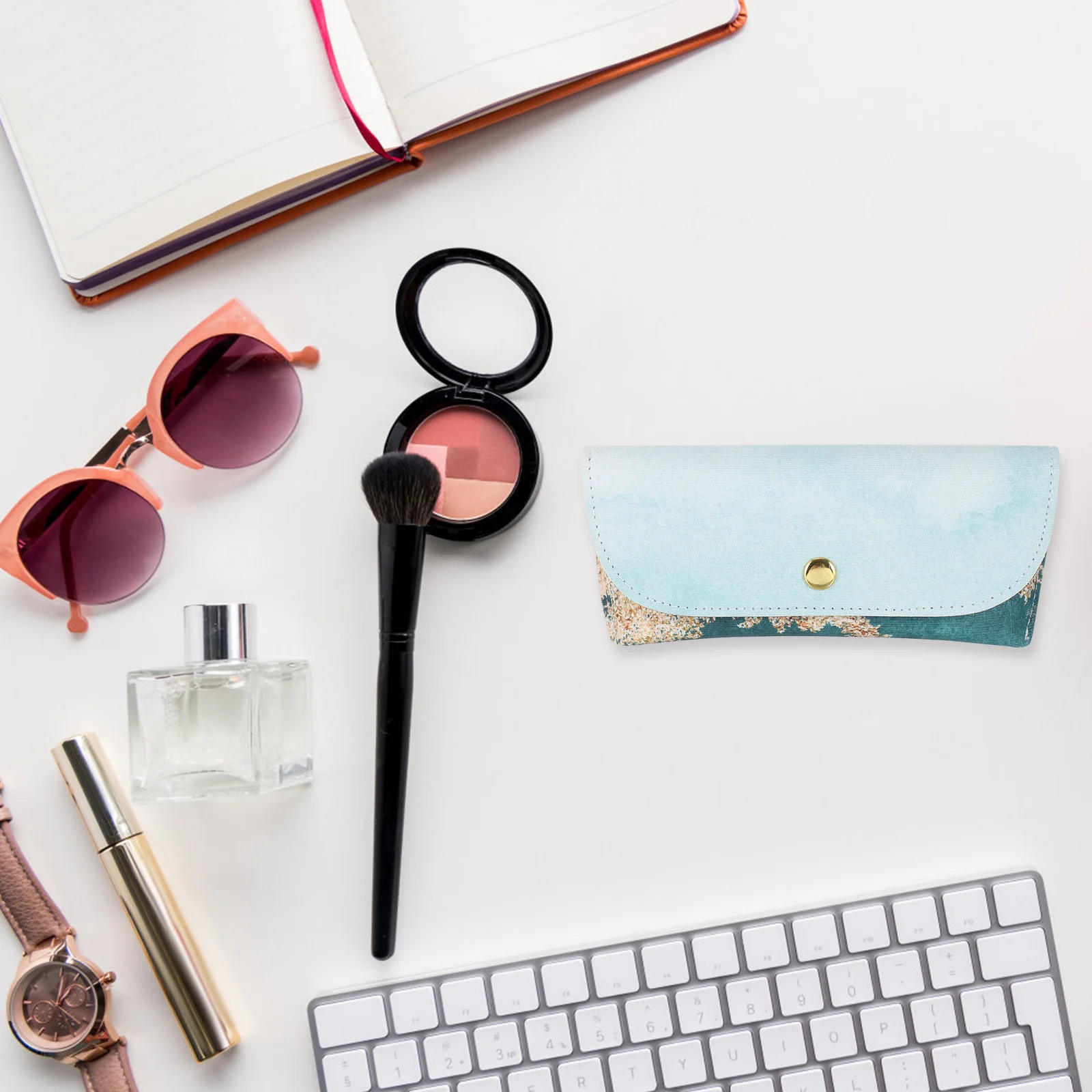 

Стильный Чехол для очков из мягкой кожи