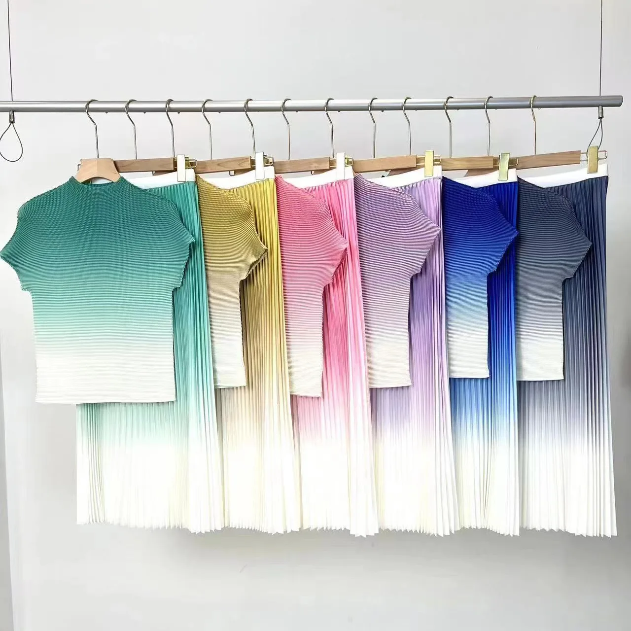 Женская плиссированная юбка с градиентом и облегающий плиссированный топ