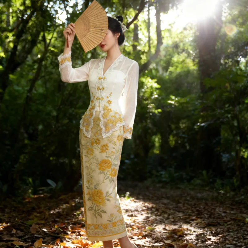 Фото Комплект одежды Little Nyonya с вышивкой и кружевом для женщин, корректирующий фигуру, для ежегодных встреч №1