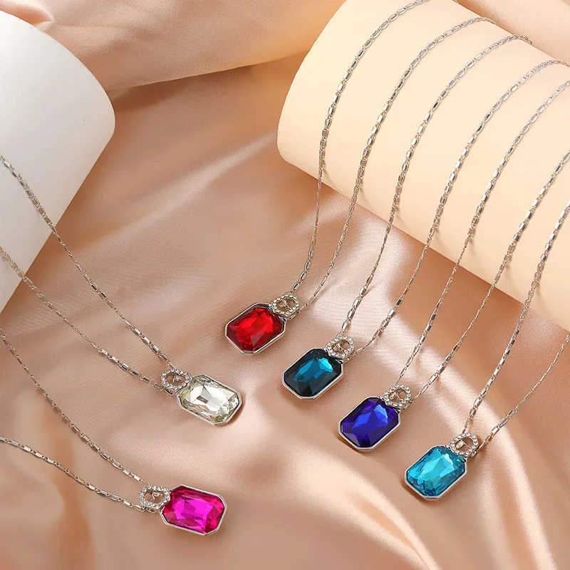 

New Korean Silver Color Chain Shiny Square Crystal Necklace Ladies Exquisite Temperament Clavicle Chain Necklace Jewelry Gift