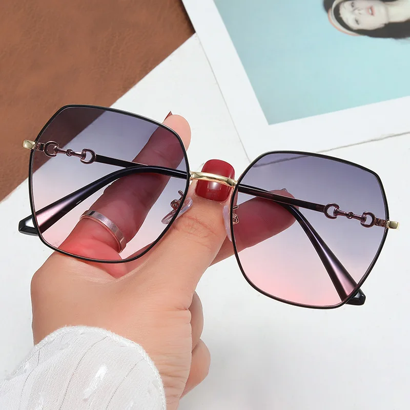 

New style sunglasses for women with high sense of street photography, anti ultraviolet sunglasses, big face, thin face