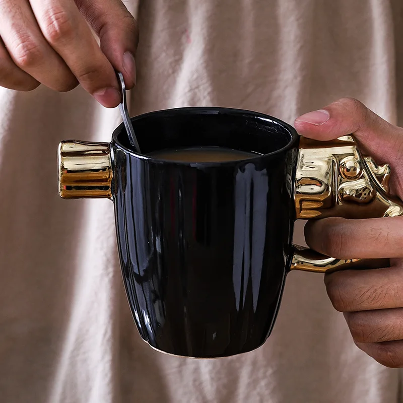 

Creative Ceramic Cup Gold Silver Revolver Pistol Modeling Coffee Mug Novelty 3D Pistol Handle Milk Beer Cup Valentine's Day Gift