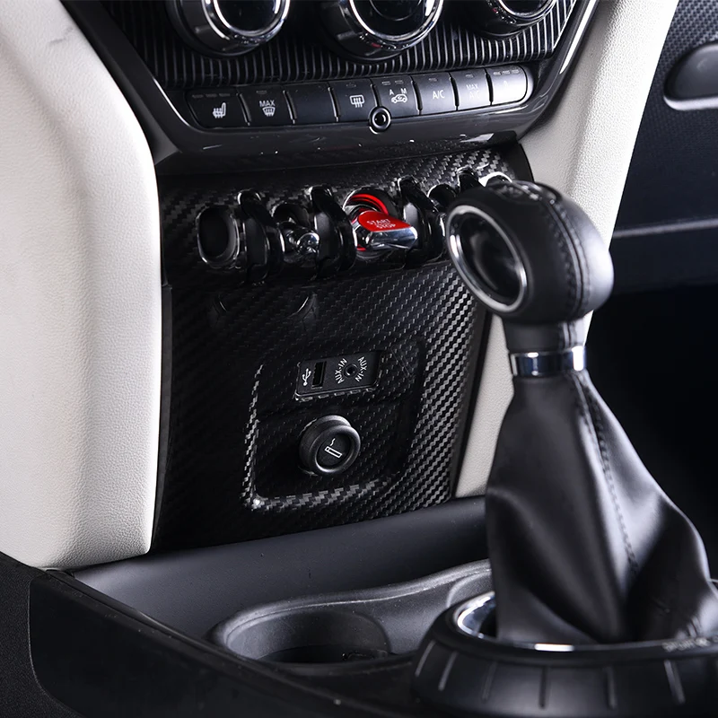 Наклейка на панель автомобильного прикуривателя из углеродного волокна