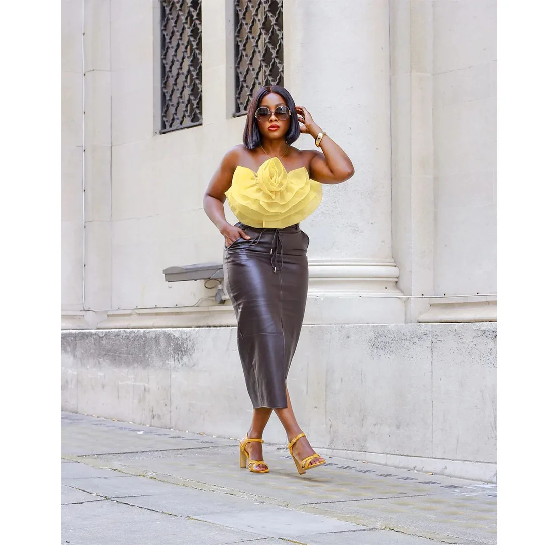 

2023 Women Personality Street Fashion Sexy Three-Dimensional Organza Flower Small Suspender Wrapped Chest Top