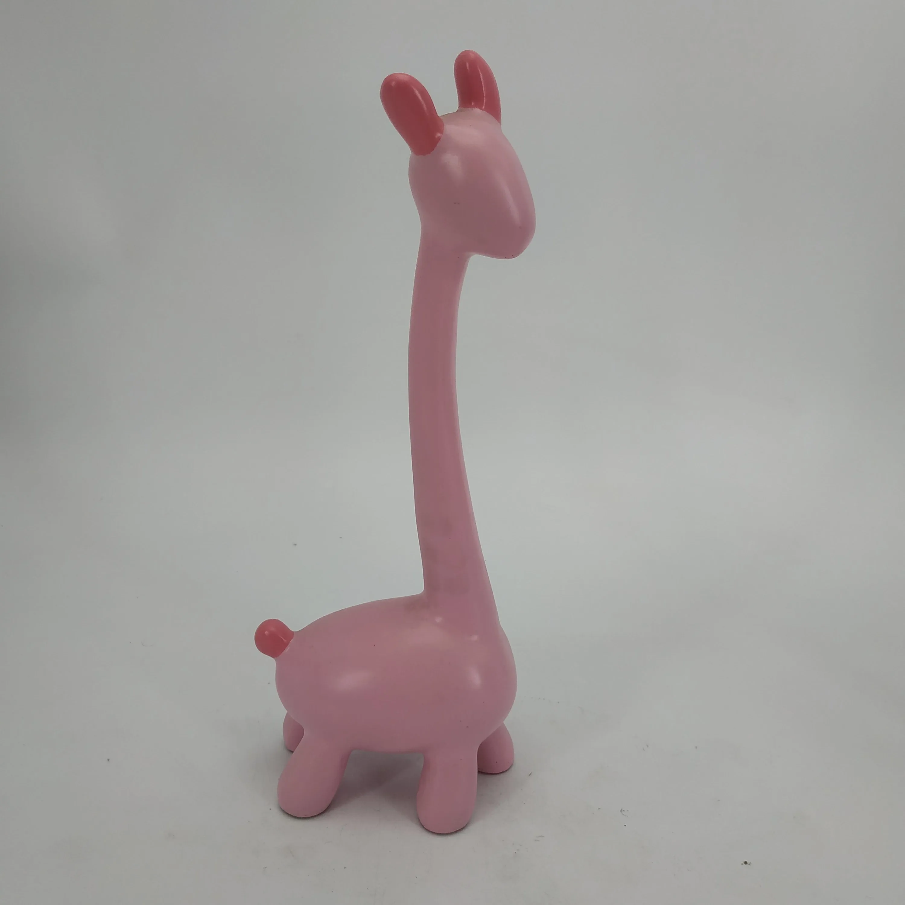 Фото Экологичная декоративная статуэтка оленя в мультяшном стиле для дома, искусственная, из смолы, для декора и подарков №4