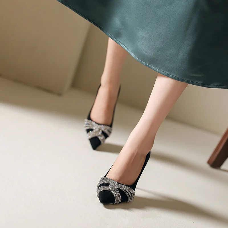 

Туфли-лодочки женские на тонком высоком каблуке 7/ 9 см, однотонные модные, без застежки, блестящие, 34-39, Hy88, весна-осень