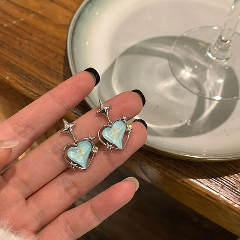 Женские серьги-подвески в форме сердца с кристаллами