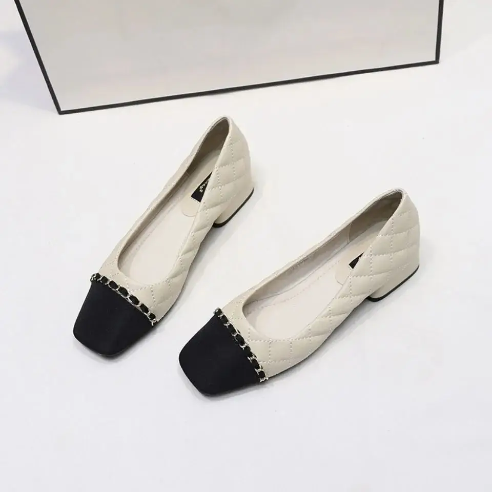 

Женские туфли-лодочки на среднем квадратном каблуке 3 см