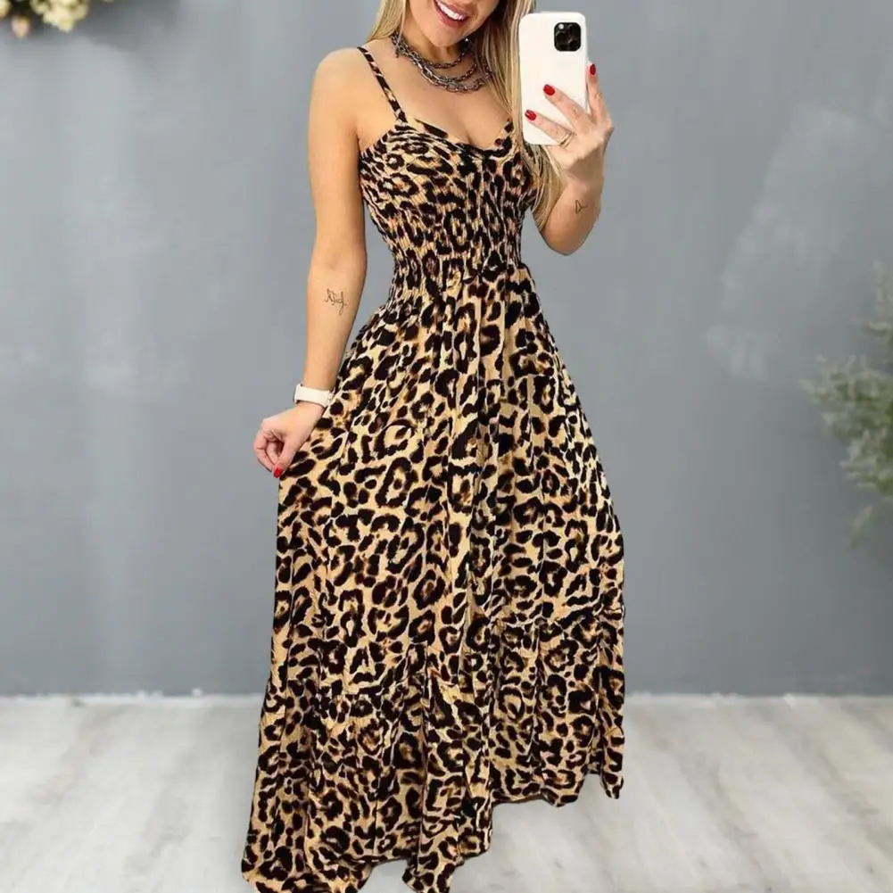 

Женское винтажное платье-макси с поясом на резинке и леопардовым принтом