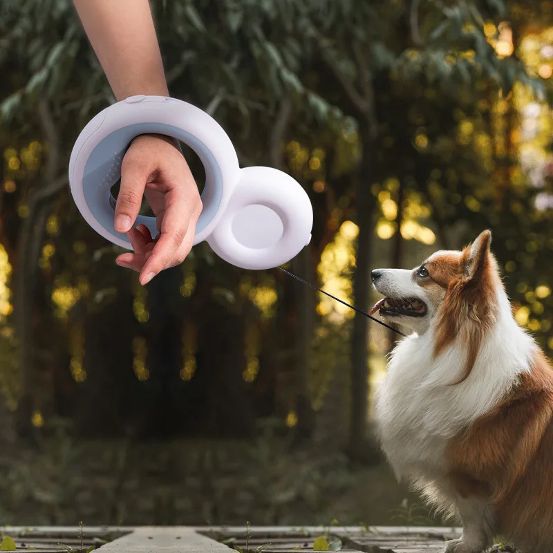 

Durable Automatic Retractable Pet Puppy Cat Traction Rope with Rechargeable LED Light Walking Dog Belt Leash