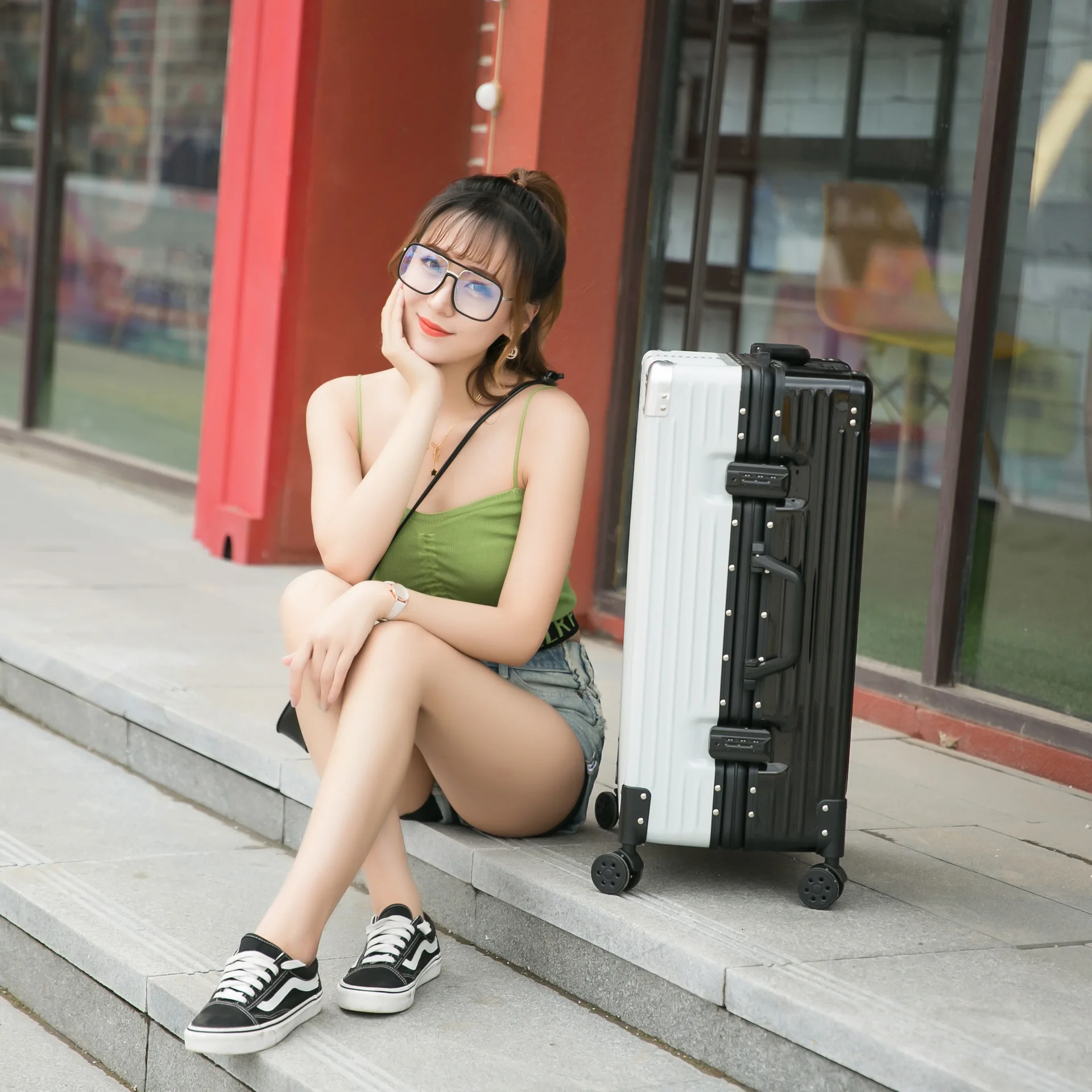 

Студенческая универсальная Серебристая Рамка для багажа