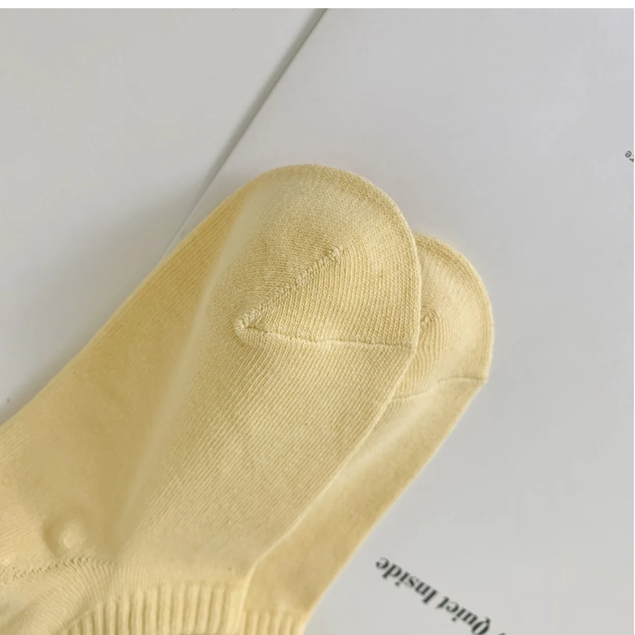 CHAOZHU 2023 New Spring Summer Big Heel Not Falling Off Hello Letters Plantar Solid Colors Women Basic Daily Invisible Socks