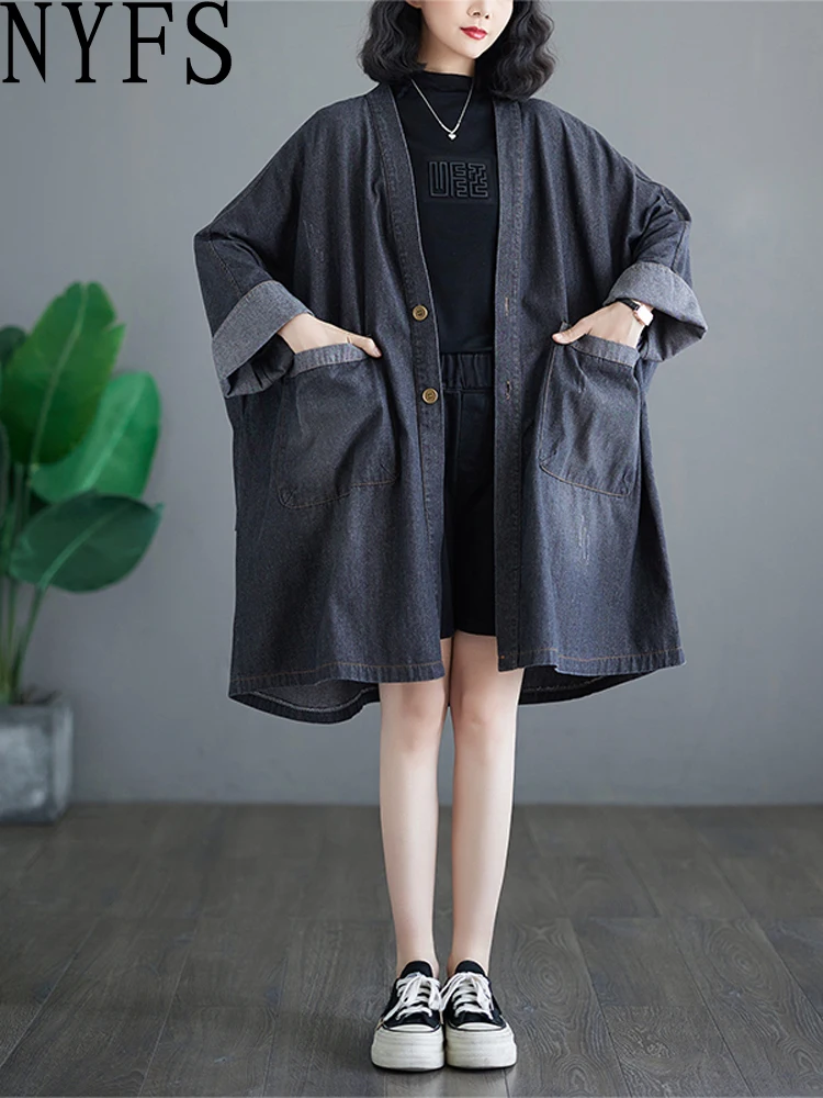 Женское джинсовое пальто с длинным рукавом свободного покроя