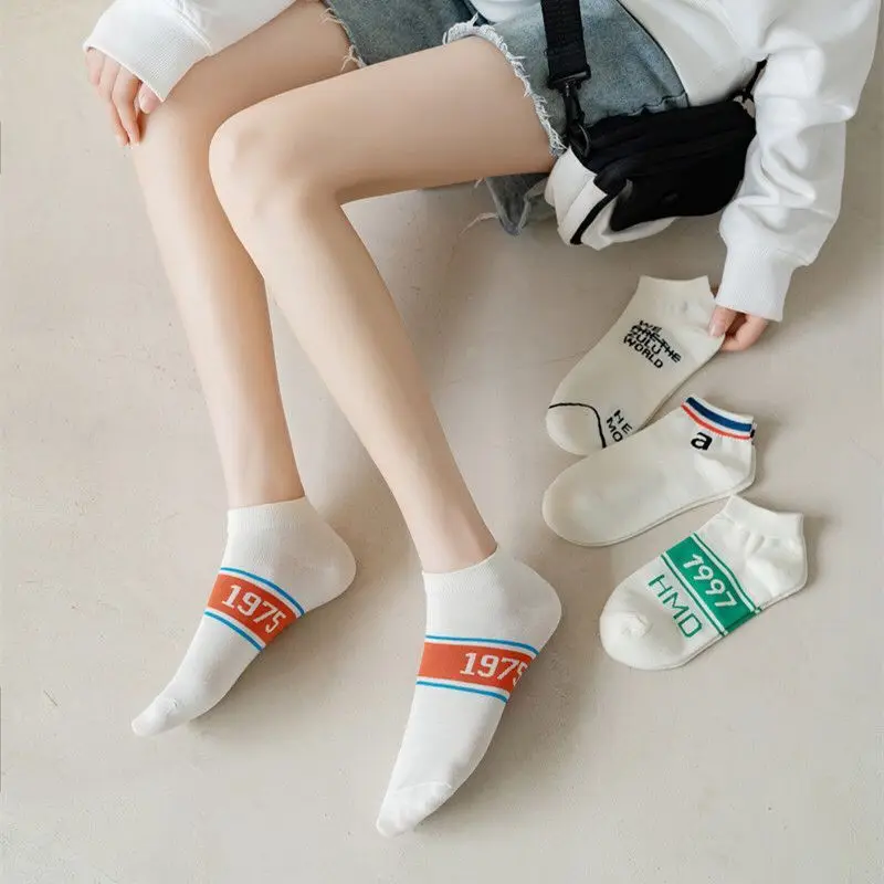 

Harajuku Streetwear Socks Women Korean Style Crew Letter Cotton Socks White Women 1997 Street Hip Hop Skateboard Socks