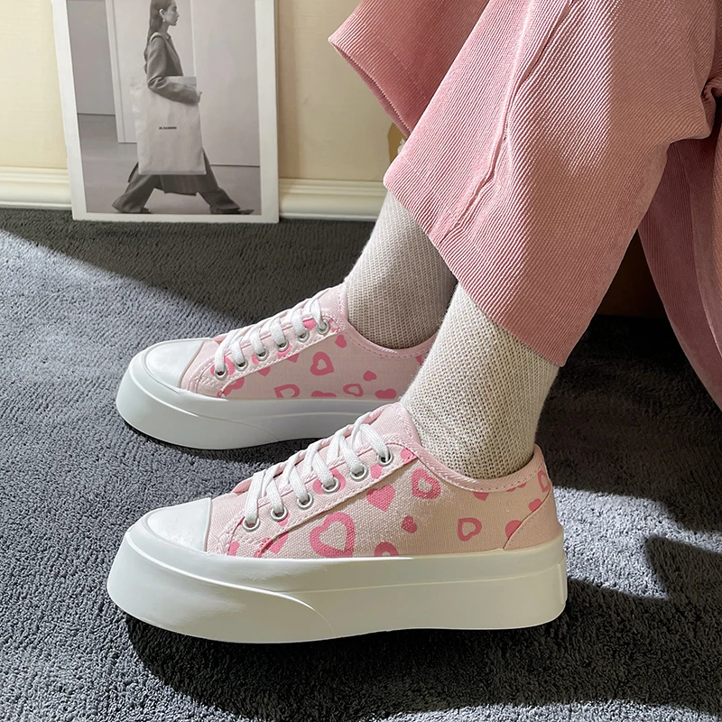 

Кеды женские с сердечками, дышащие кроссовки, повседневная обувь на плоской подошве, розовые, парусиновые, 2022