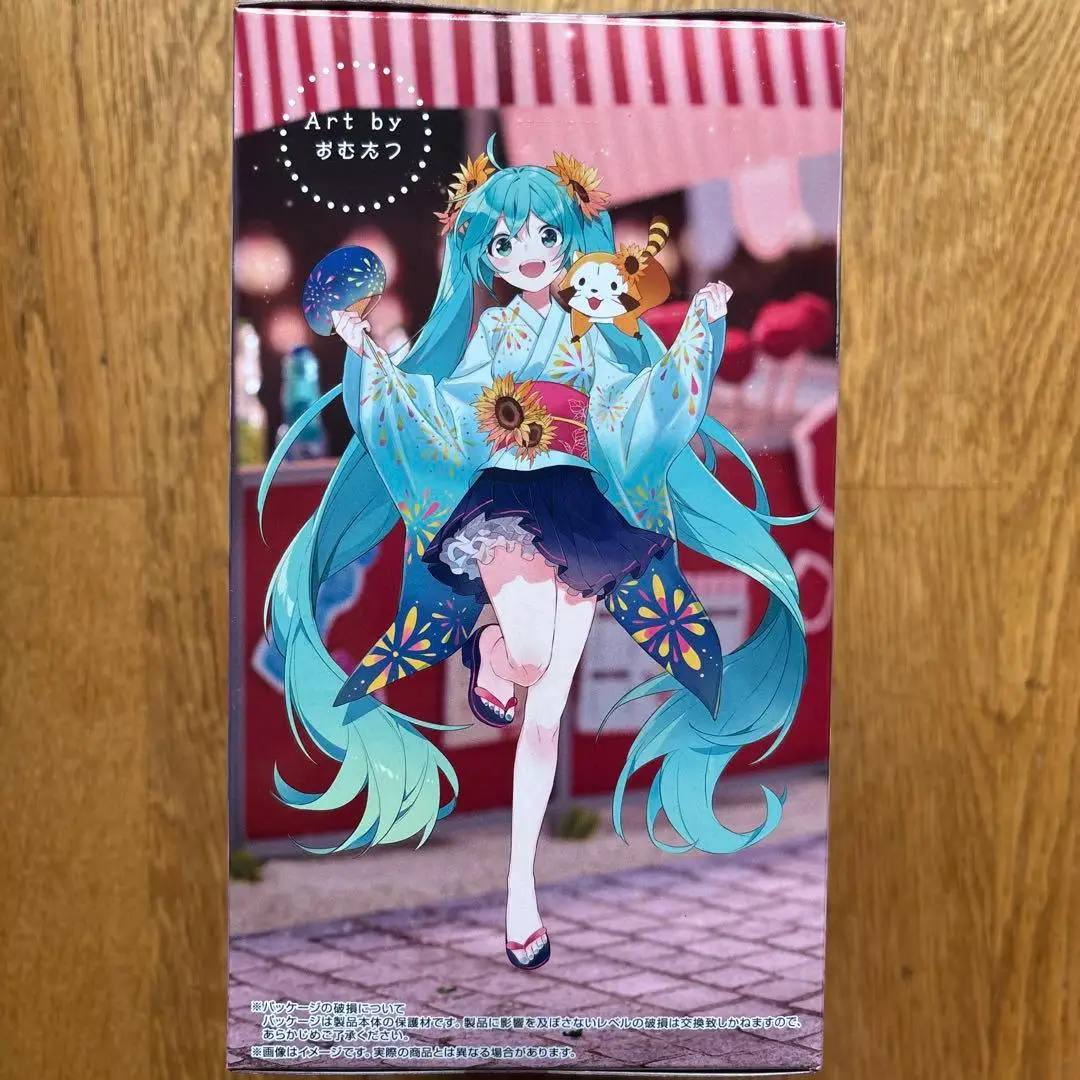 Фото Коллекционные фигурки FuRyu Hatsune Miku: Аниме-персонажи из «Rascal the Raccoon» — летний фестиваль, модель игрушки №3
