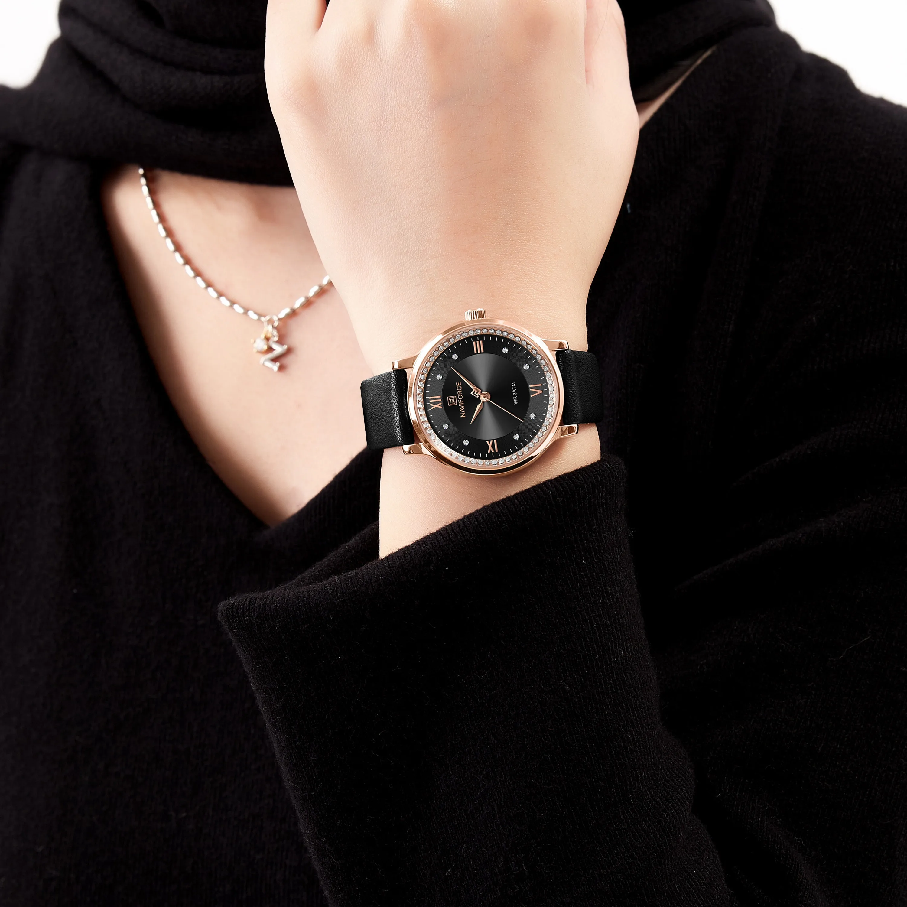 NAVIFORCE Brand Luxury Fashion Women Watches Ladies Casual Quartz Waterproof Leather Bracelet Wristwatches Relogio Feminino