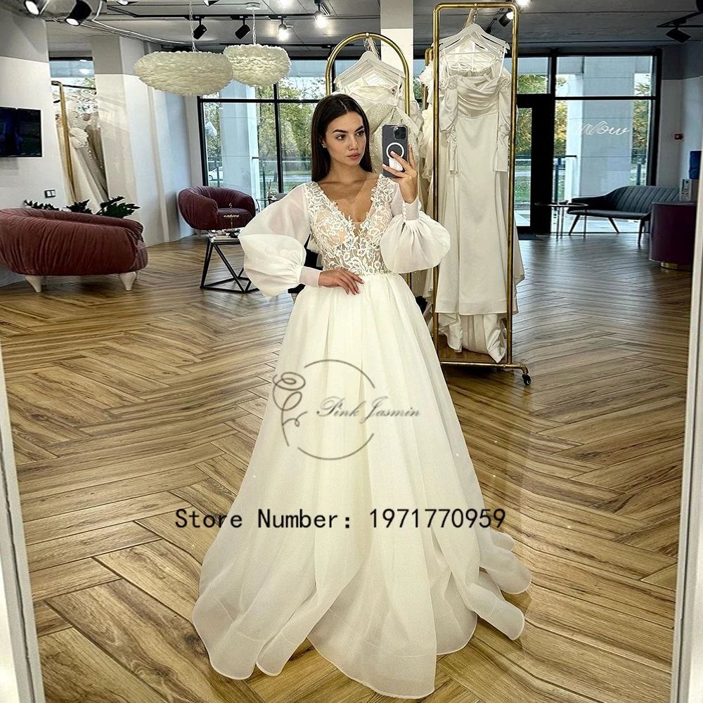 Женское свадебное платье с V-образным вырезом