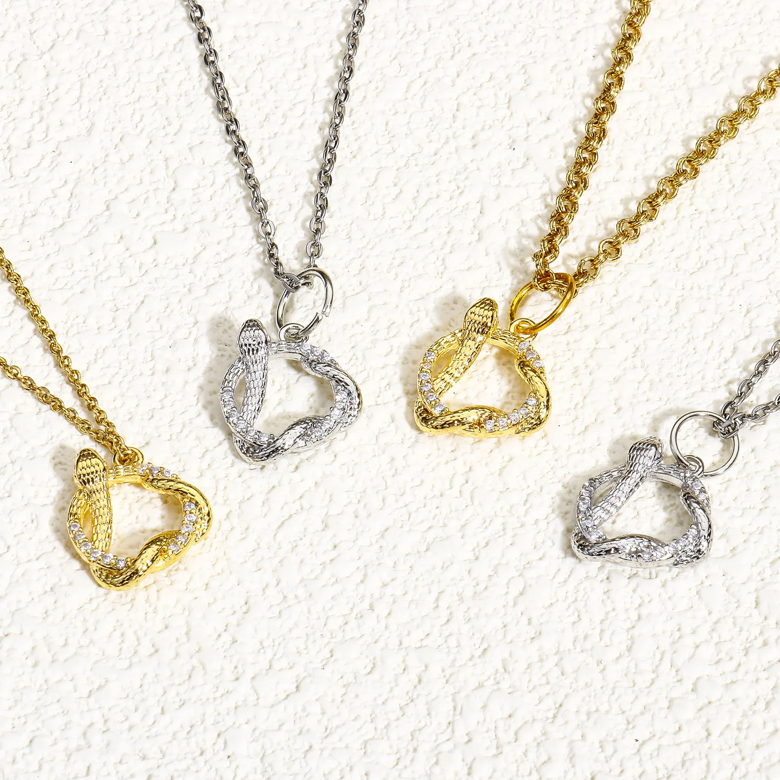 2 шт. металлические подвески в виде змеи 15 х13 мм