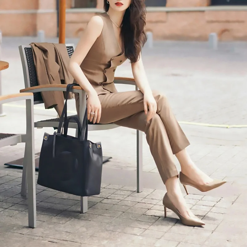 Весенний модный костюм в британском стиле