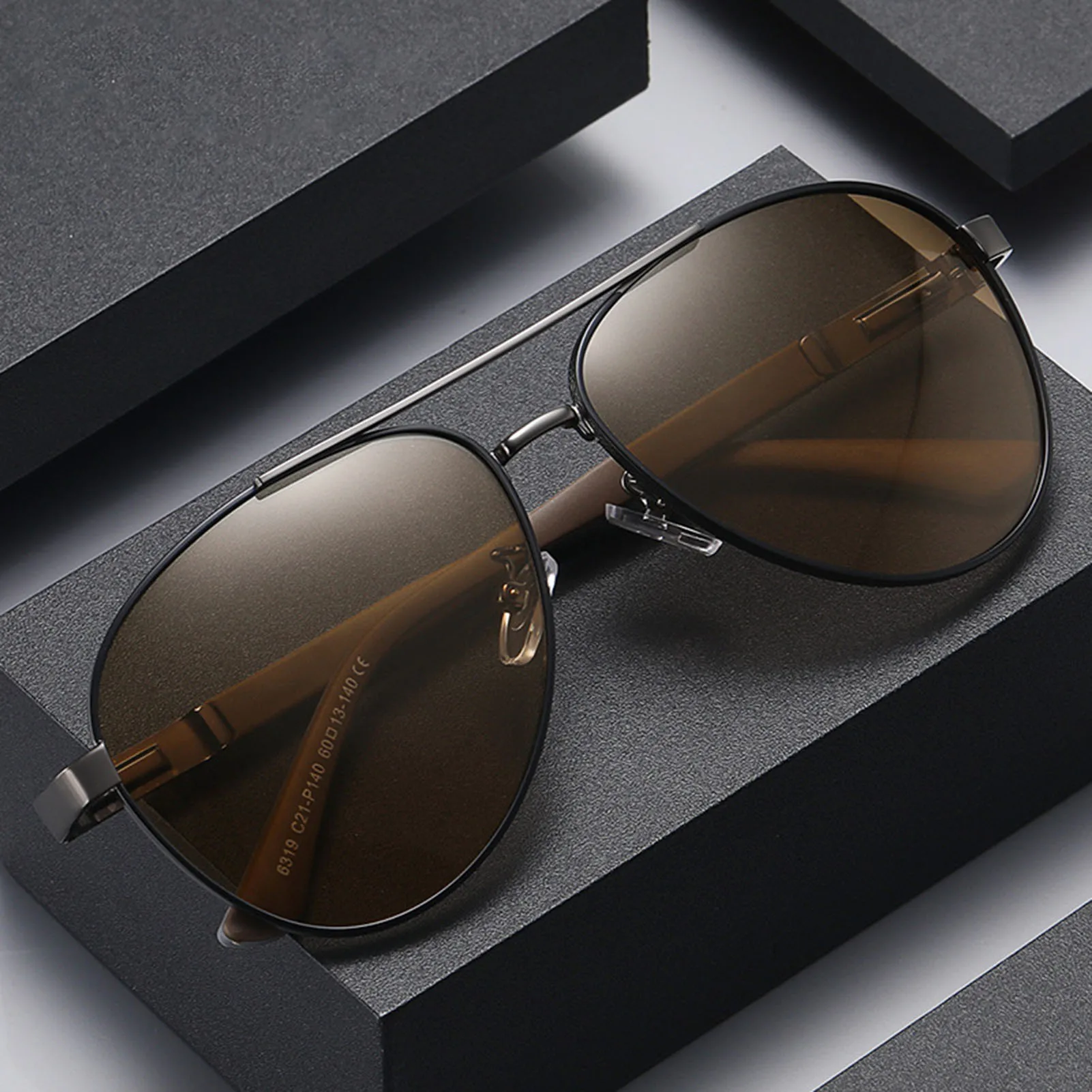 

Поляризованные солнцезащитные очки, легкие Модные солнцезащитные очки в большой металлической оправе для мужчин, специальные пляжные солн...