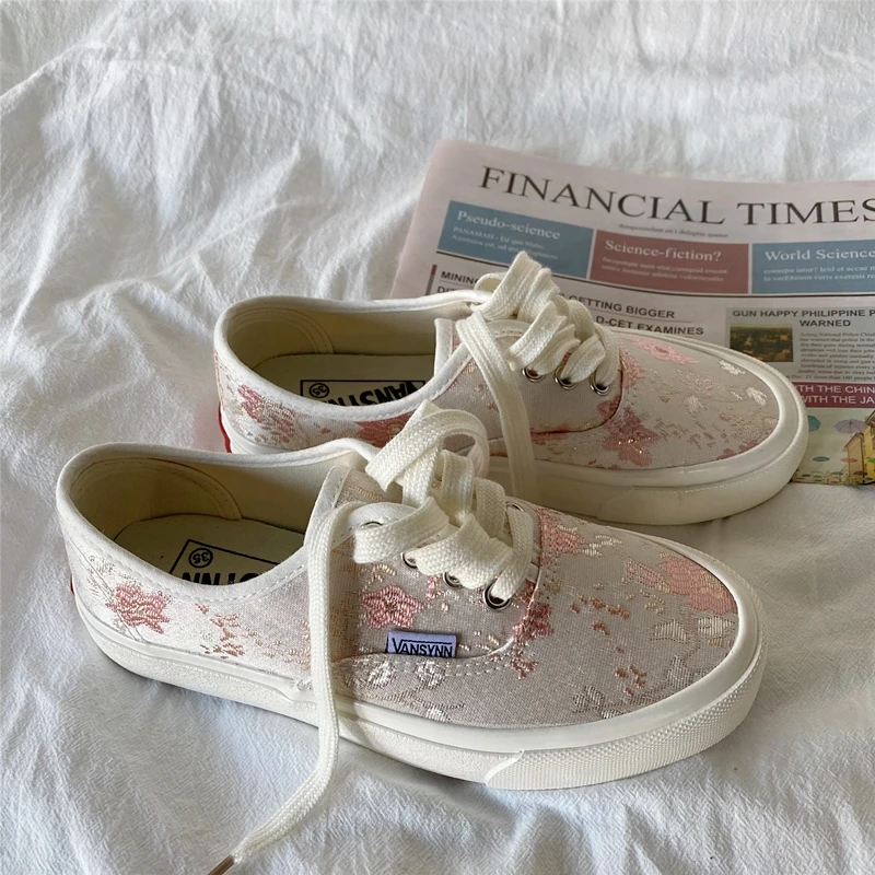 

Women Shoes 2022 Summer Casual White Shoes Embroidery Cutouts Lace Canvas Hollow Breathable Platform Flat Shoes Woman Sneakers