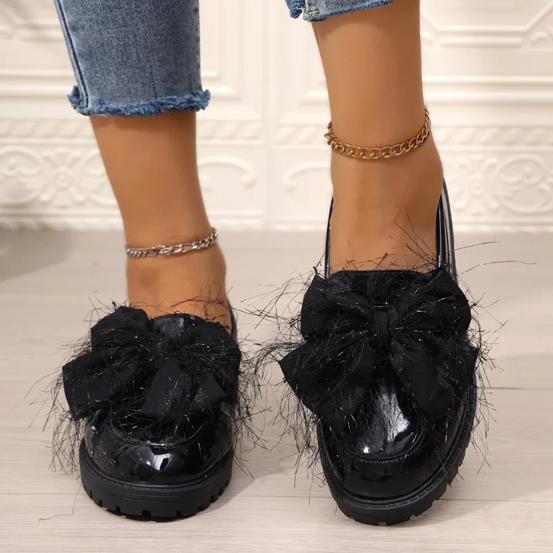 Женские туфли на толстом каблуке осенние новые с круглым носком глубоким вырезом