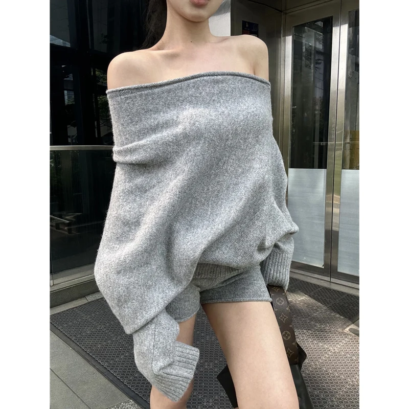 Женский трикотажный джемпер с открытыми плечами и длинным рукавом