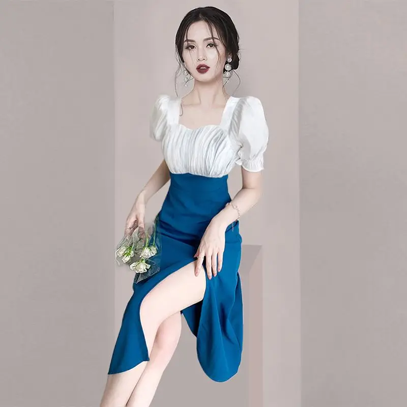 

Женское платье с коротким рукавом, квадратным вырезом и принтом