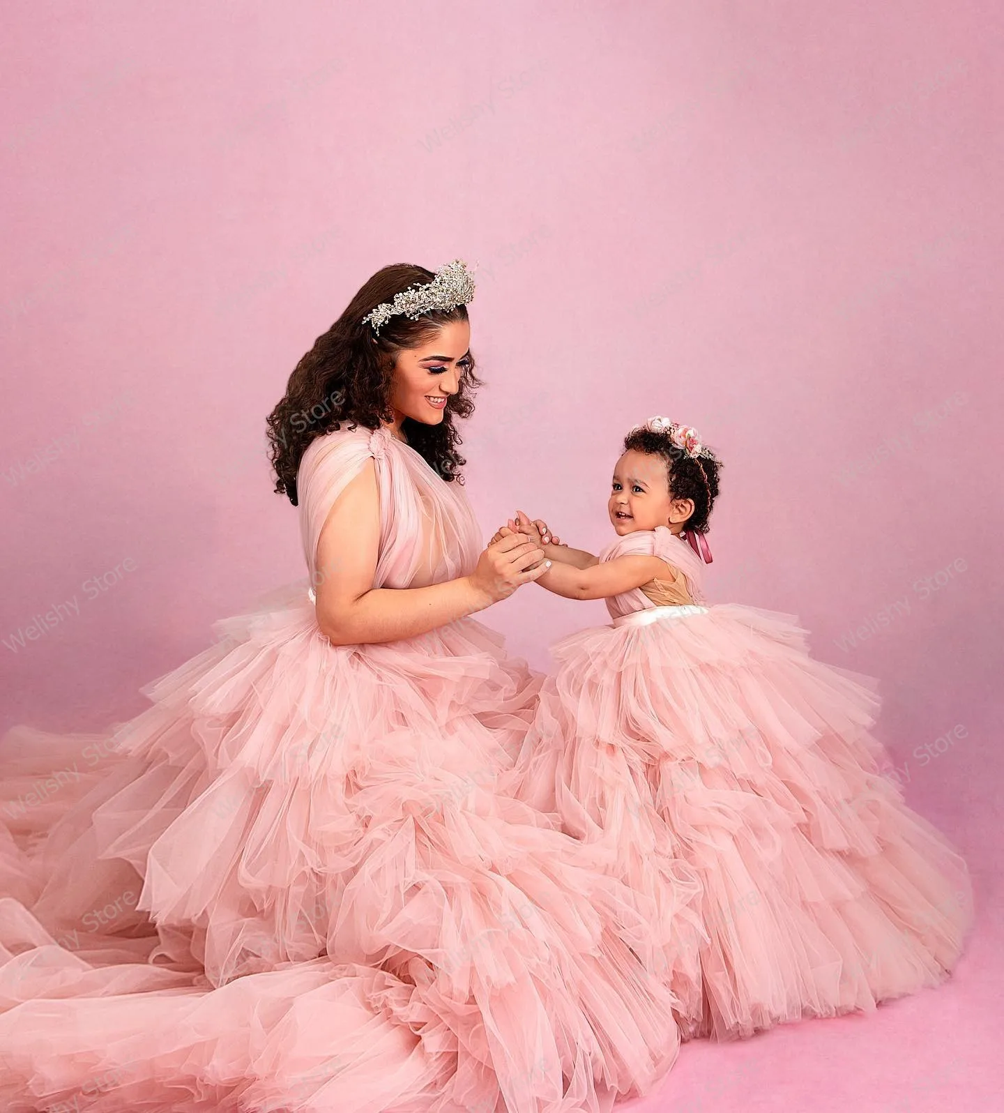 Женское длинное платье из тюля розовое для матери и ребенка
