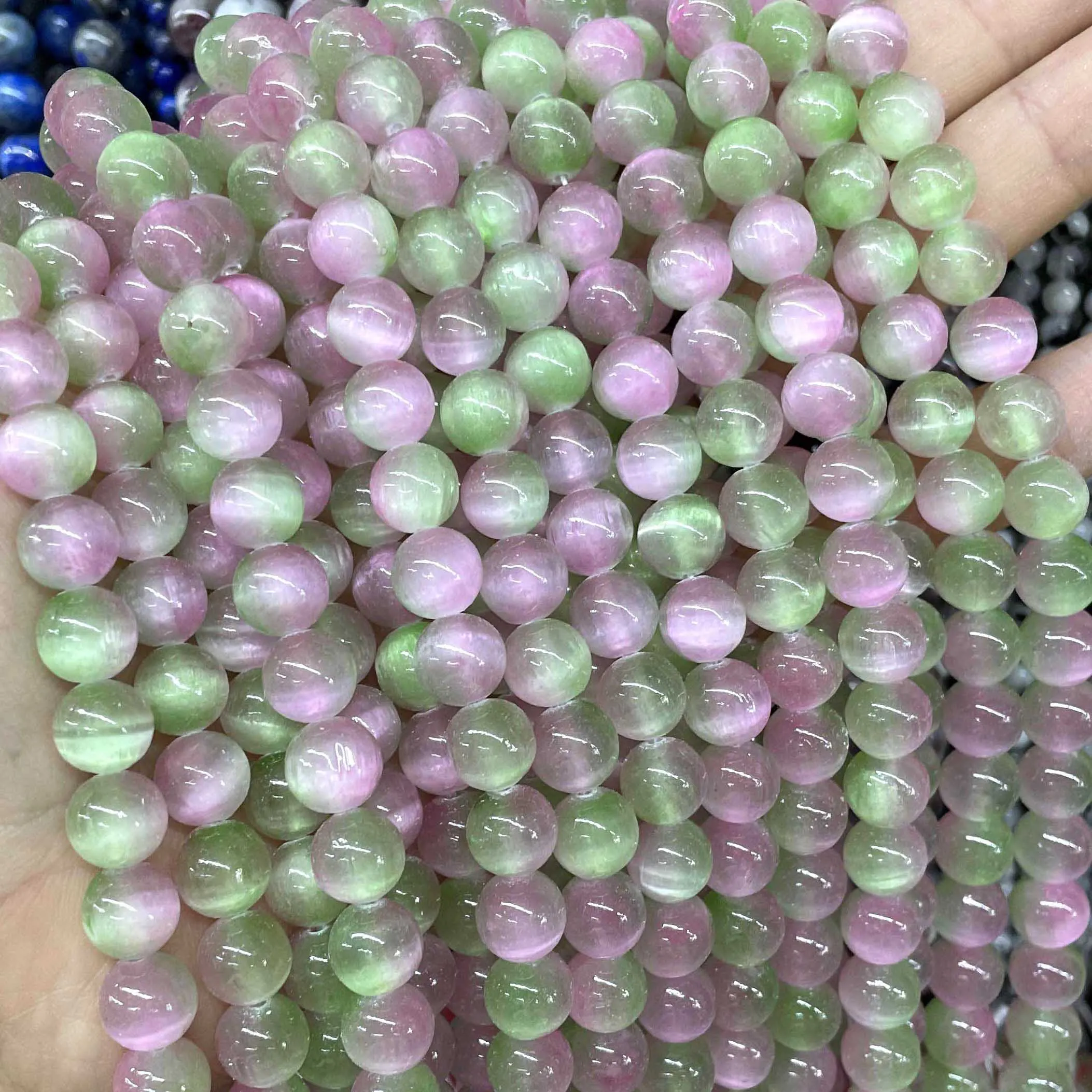 Натуральный драгоценный камень белый и розовый из селенита круглые