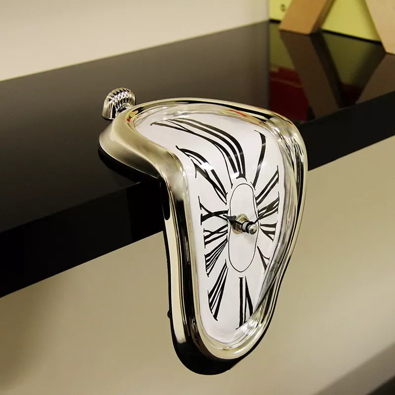 

NEW2022 2019 New Novel Surreal Melting Distorted Wall Clocks Surrealist Salvador Dali Style Wall Watch Decoration Gift Home Gard