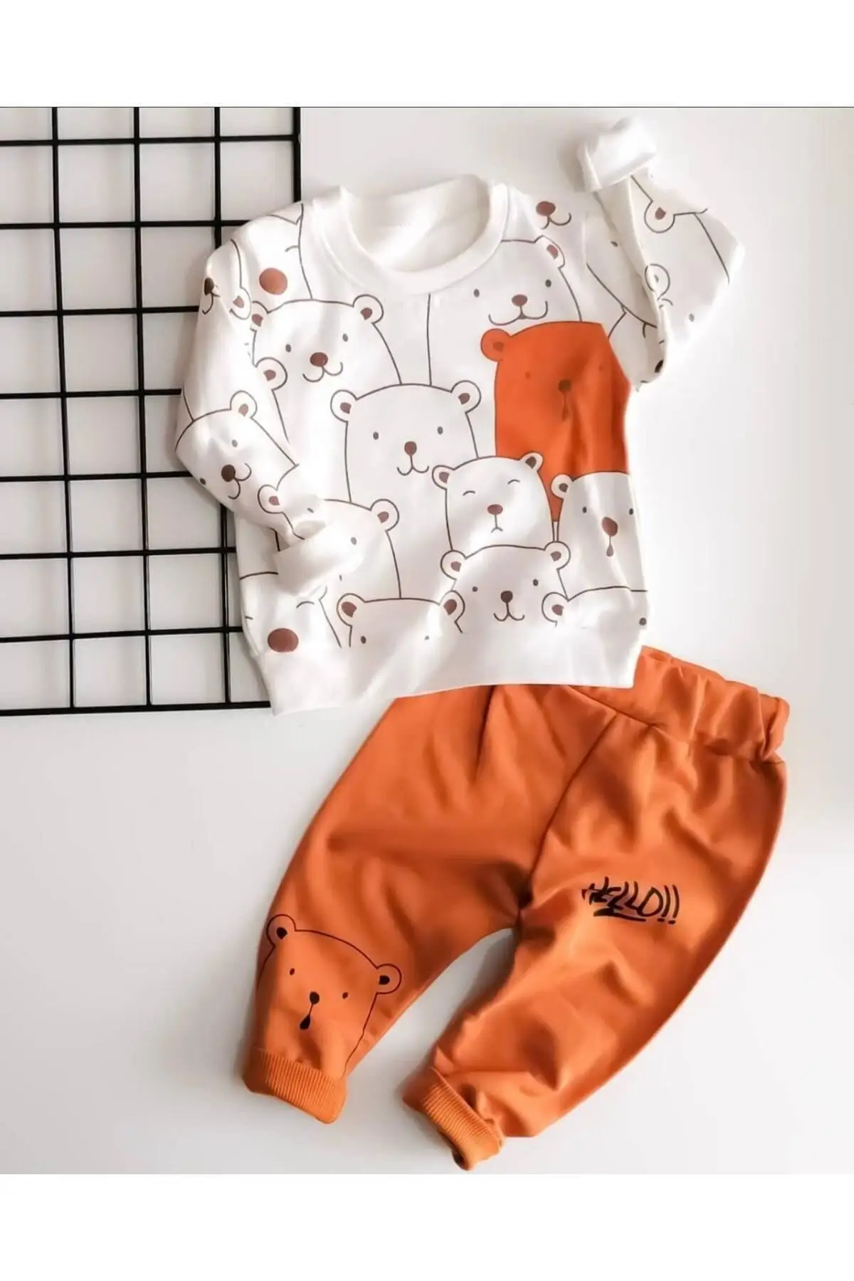 Детский костюм с рисунком Hello Bear |