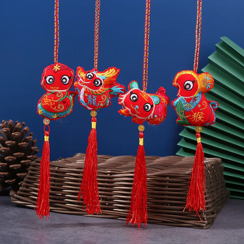 

Этнический красный кулон с китайским знаком зодиака Традиционная ручная вышивка кулон год Тигра пин Саше на удачу