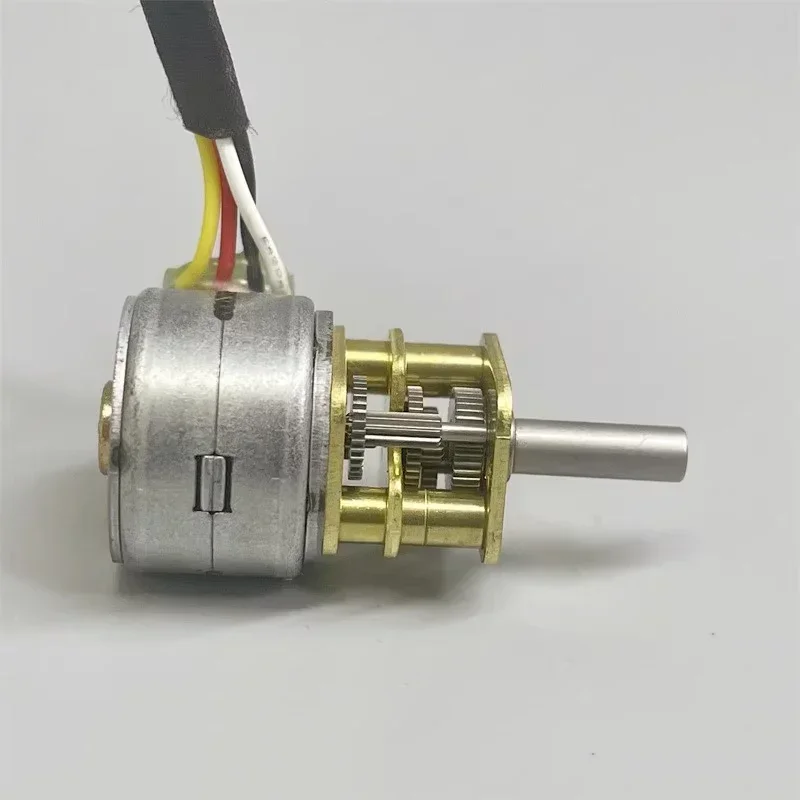 Шаговый электродвигатель постоянного тока 5 в 15 мм 15By 2-фазный 4-проводной мини