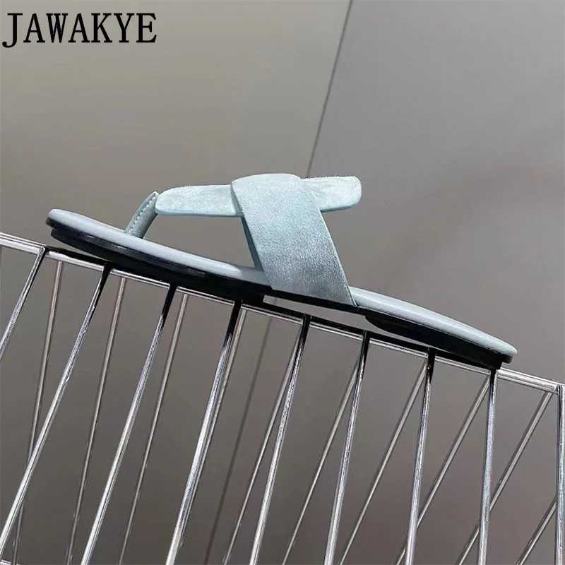 

Летние женские шлепанцы на плоской подошве