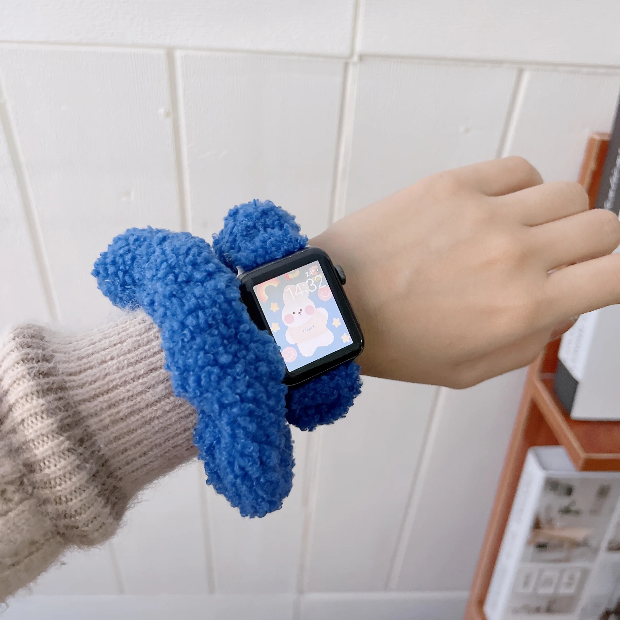 Ремешок плюшевый Женский Для Apple Watch Se7 6 5 4 3 2 1 40 мм 44 удобный браслет для iwatch Correa 38 42